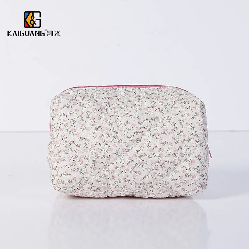 Pretty Travel Cosmetics Bag