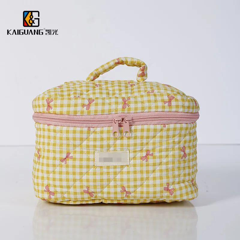 Large Capacity Floral Cosmetics Bag